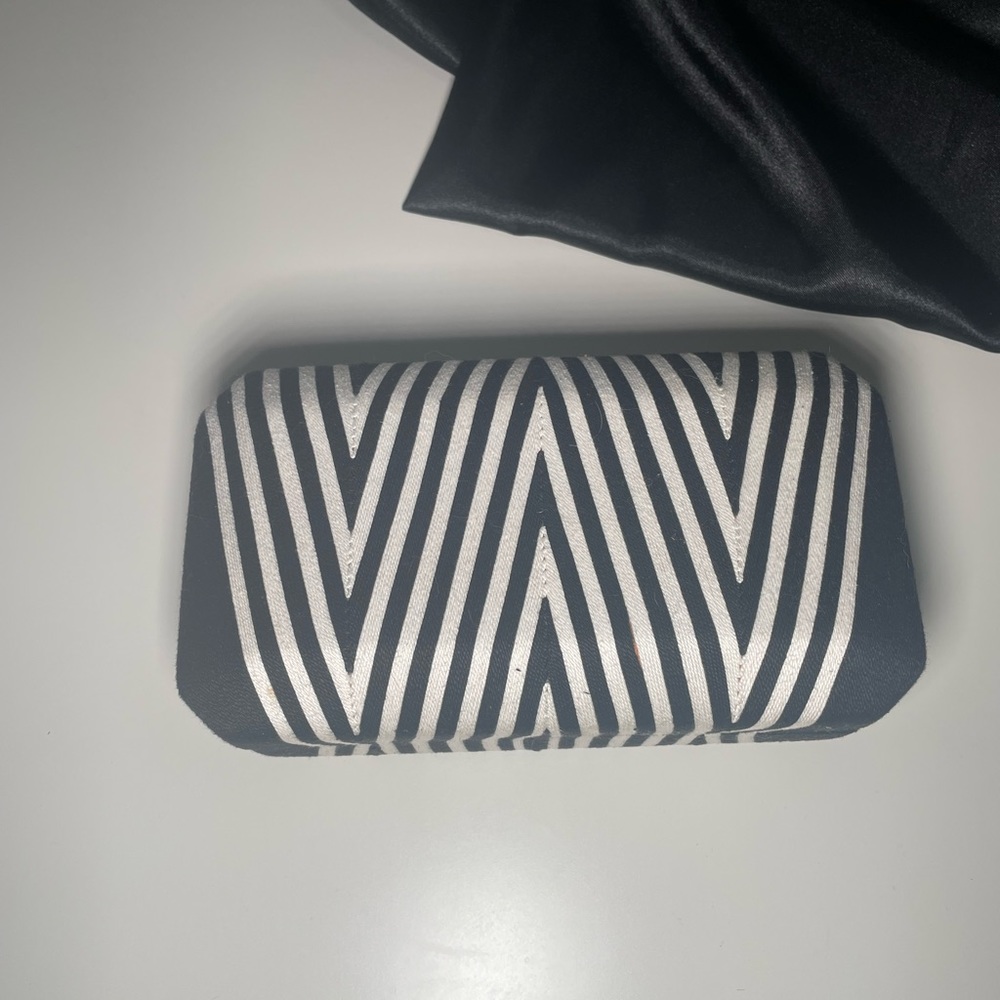 STRIPED CLUTCH - Picture 2 of 6